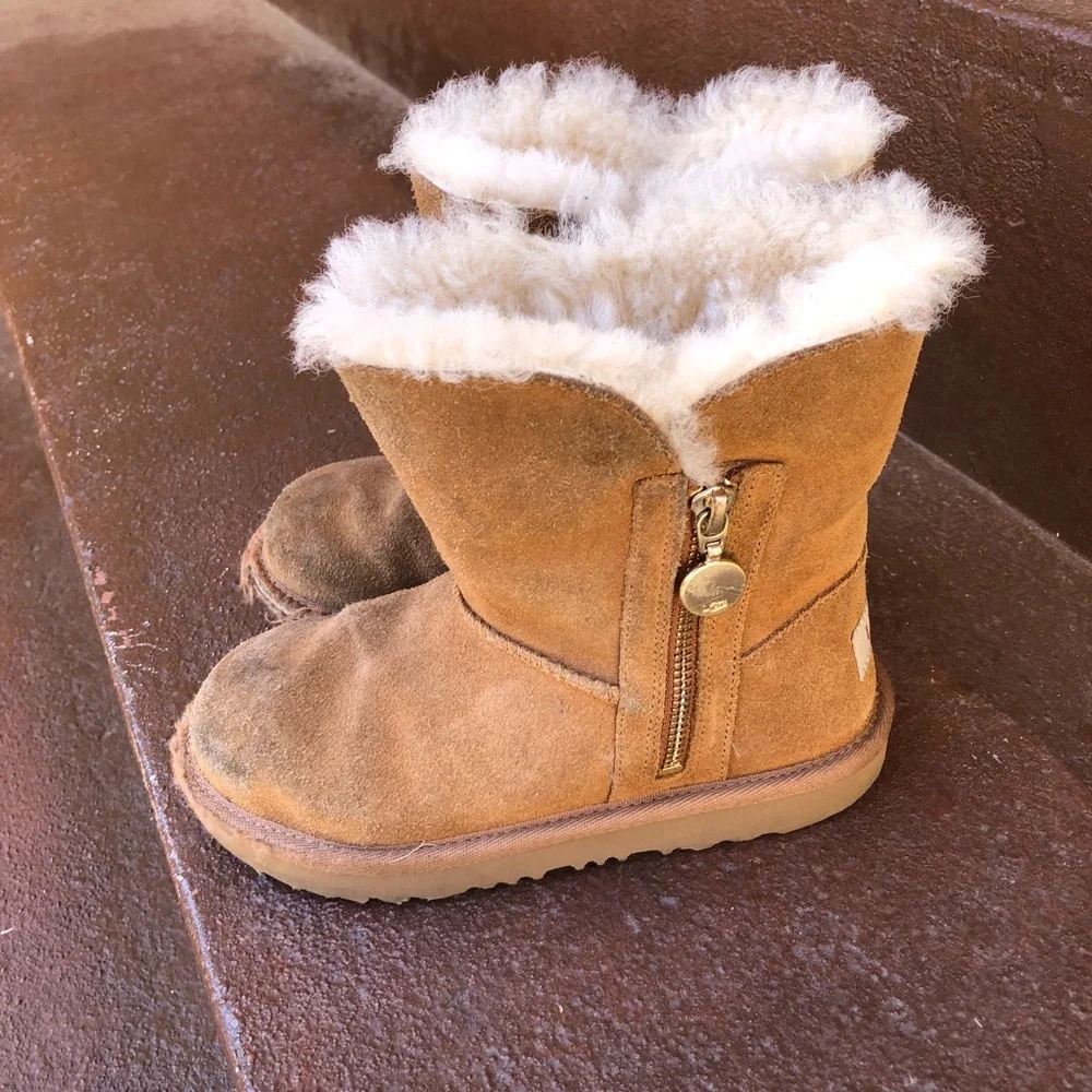 Koolaburra by Ugg Girls Side Zip Boots‎ Size 13 Chestnut Sheepskin Suede